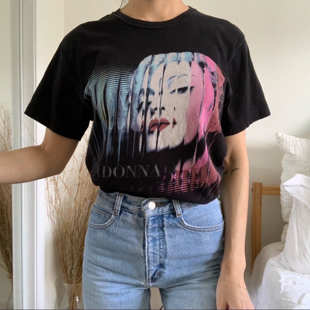 The Madonna Tour Black T-Shirt - Picture 1 of 4